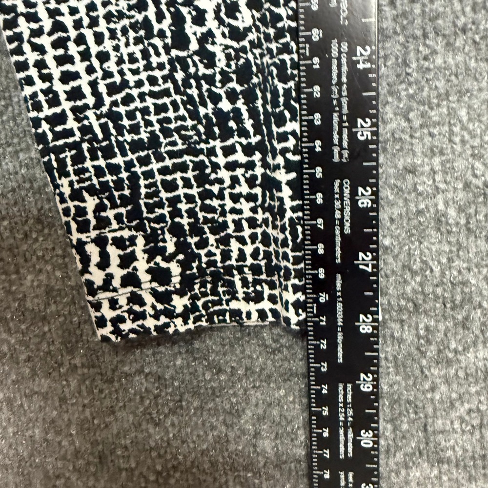 Chicos Zenergy Pants 2 Womens 12 Black White Print Slimming Panel Pull On Light - Picture 4 of 13